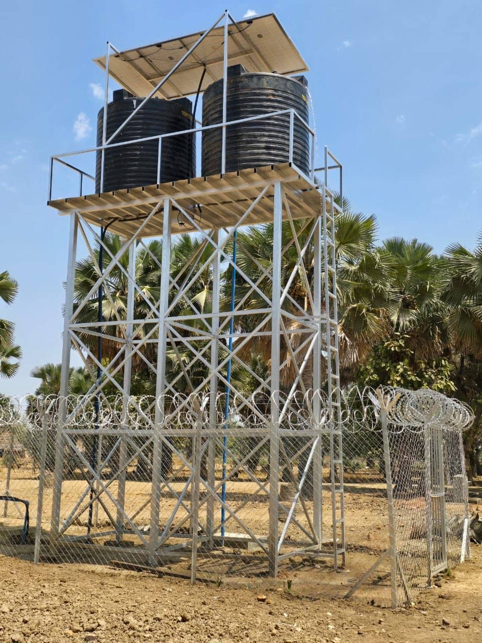 Solar-powered water tower